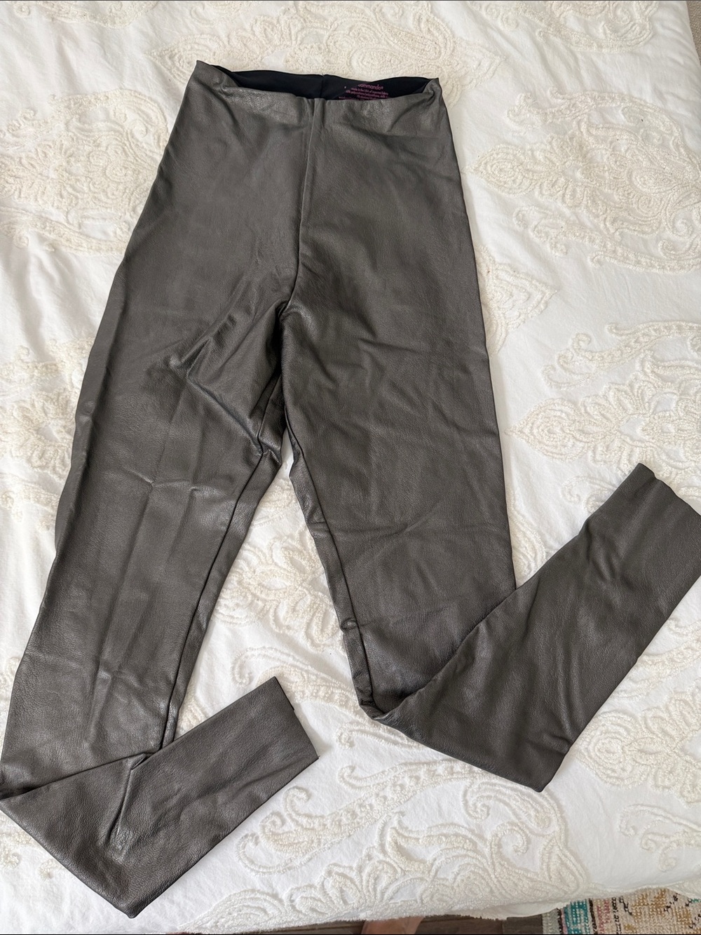 Commando Faux Leather Leggings in Metallic Gray sz Small